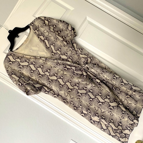 Beautiful snake dress Vici